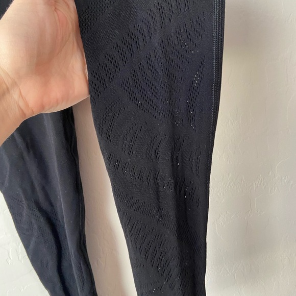 Lululemon high rise reveal tights black 4 - Picture 9 of 10